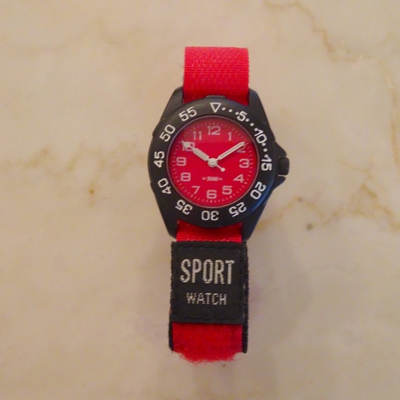 Vintage 80s Red & Black Velcro Sport Watch Made in Japan - Picture 5 of 9